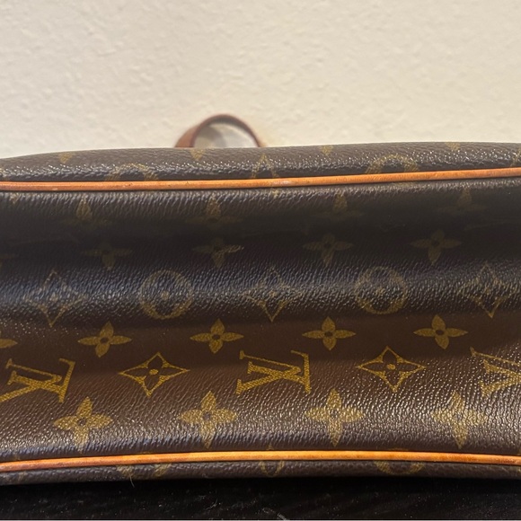 Louis Vuitton Brown and Tan Monogram Shoulder Bag - Picture 3 of 5